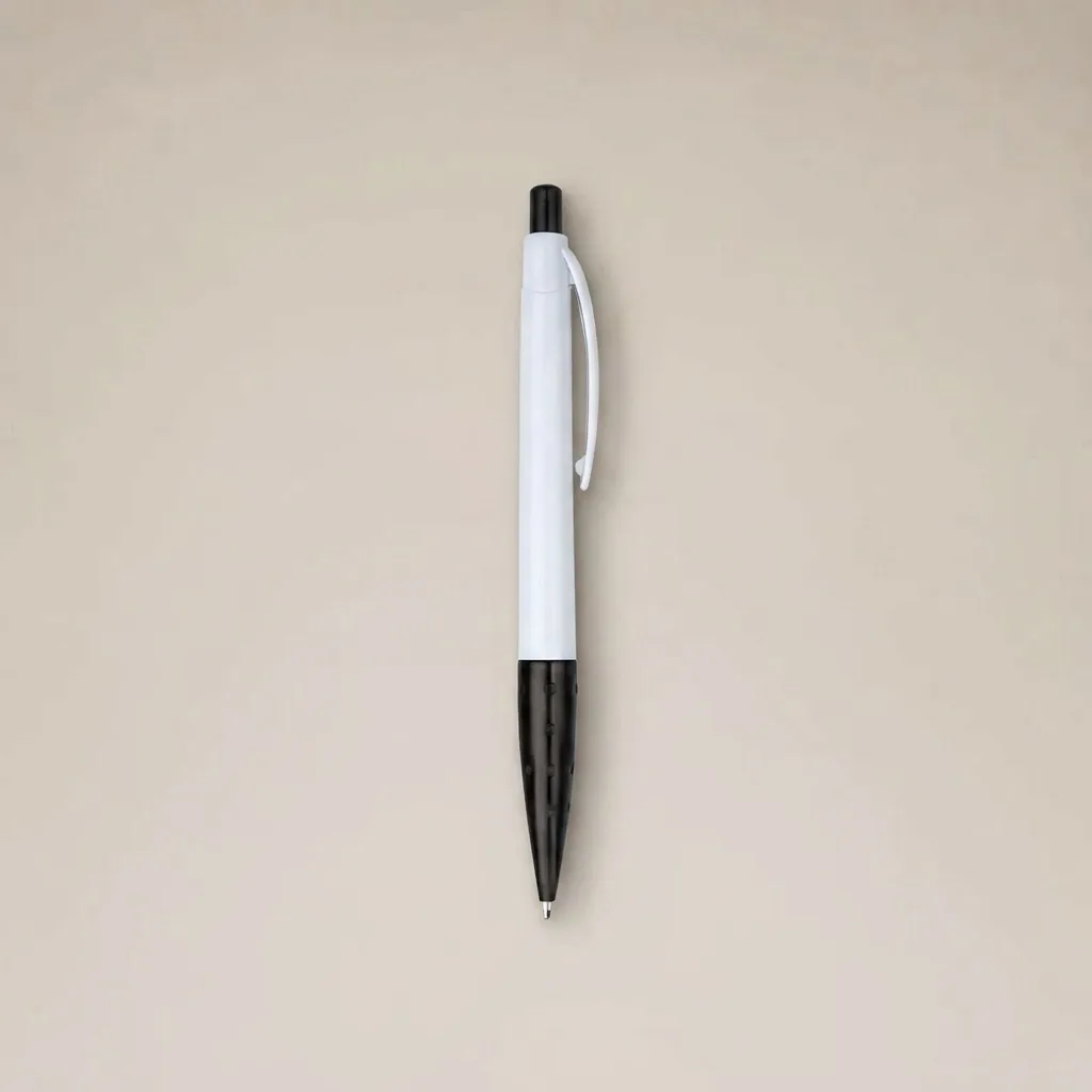 Esfero publicitario Ref 150 personalizado con marca corporativa sobre fondo blanco de estudio