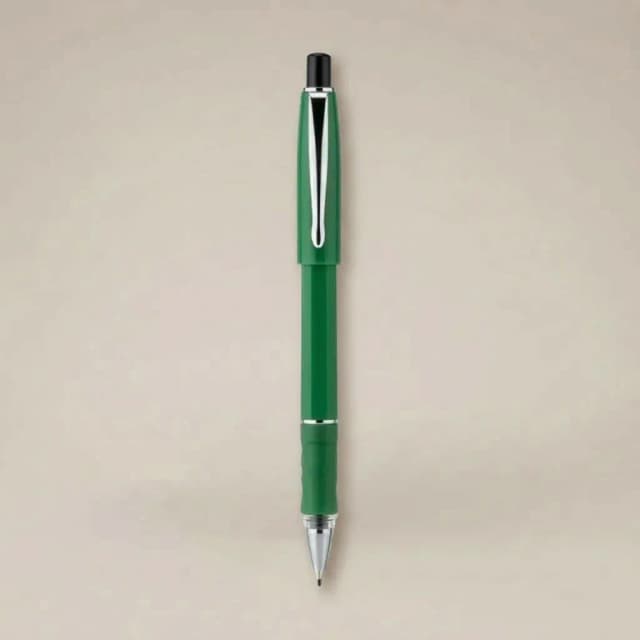 Esfero plástico Ref 244 personalizado con logo corporativo sobre fondo blanco de estudio